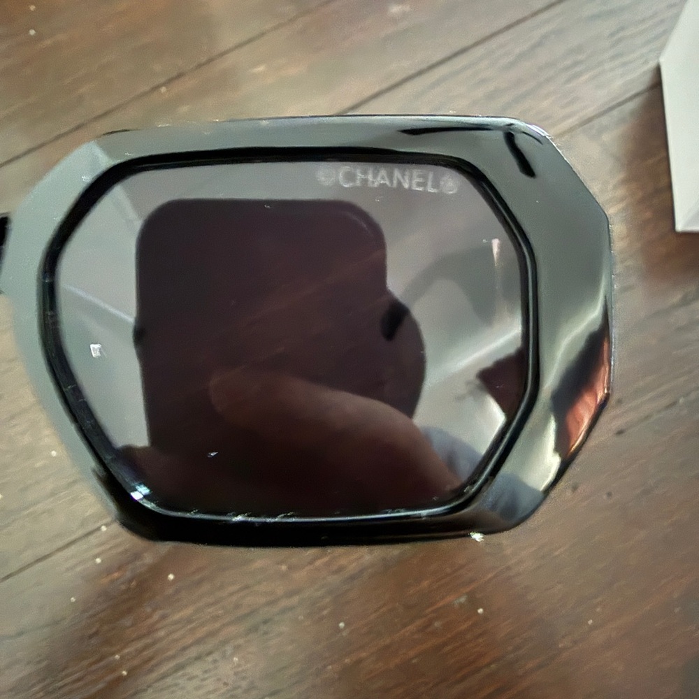 Designer Sunglasses - Picture 5 of 8